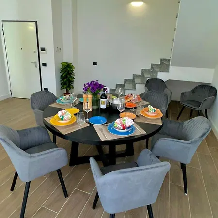 Apt. Aquarius Oasi Di * 梅纳焦