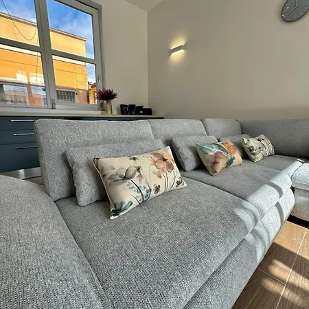 Apt. Aquarius Oasi Di 梅纳焦